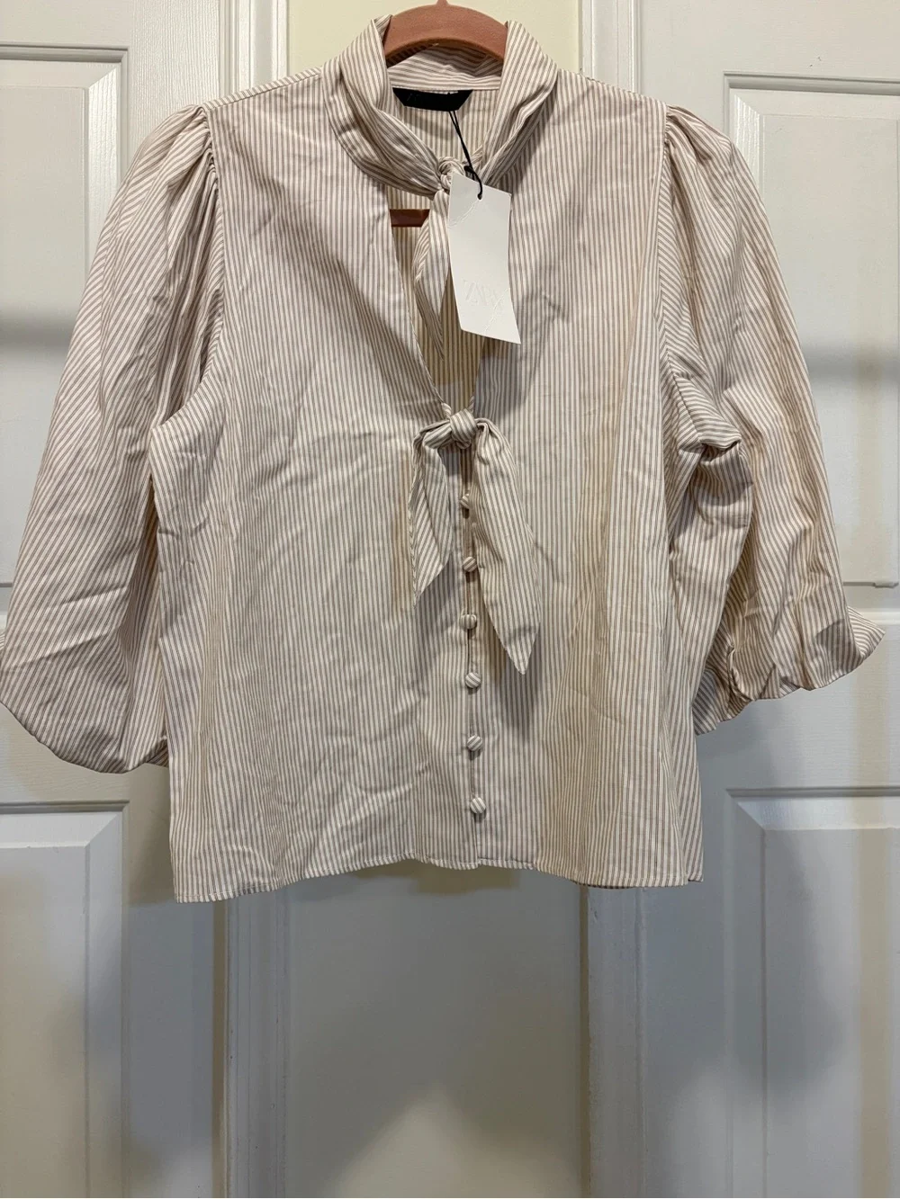 *New w/ tag* Zara Striped Tie Blouse. Size: XS. Color: Brown/White
